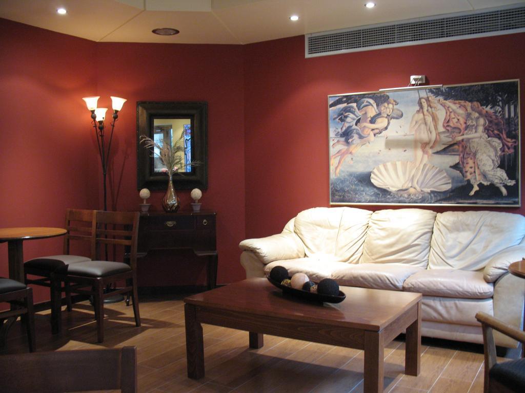 Hotel Prigipikon Suites And Sofites ลูตราอิปาตริส ภายนอก รูปภาพ