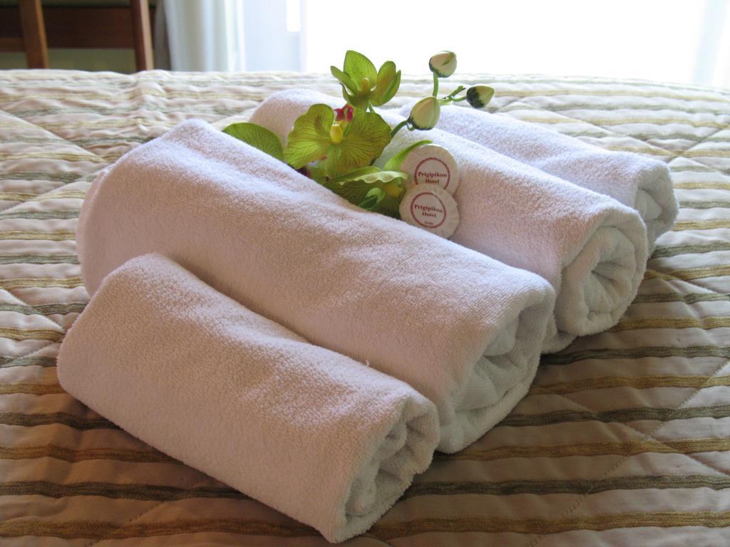 Hotel Prigipikon Suites And Sofites ลูตราอิปาตริส ภายนอก รูปภาพ