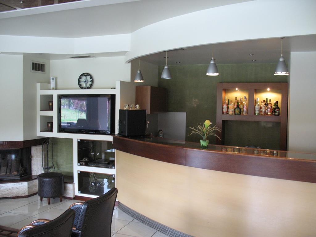 Hotel Prigipikon Suites And Sofites ลูตราอิปาตริส ภายนอก รูปภาพ