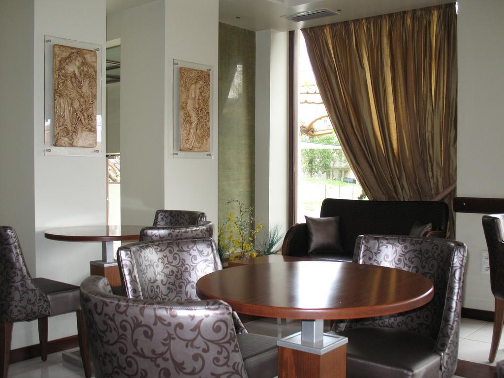 Hotel Prigipikon Suites And Sofites ลูตราอิปาตริส ภายนอก รูปภาพ