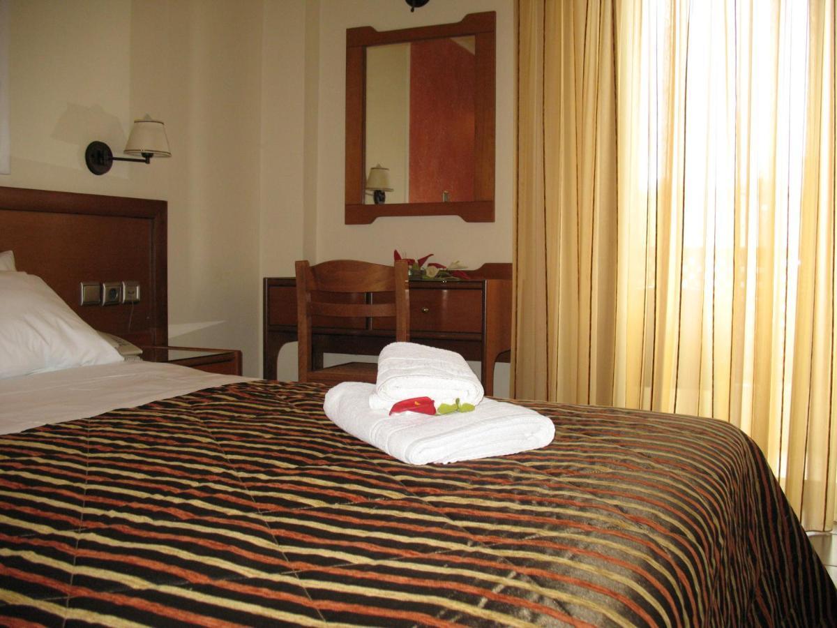 Hotel Prigipikon Suites And Sofites ลูตราอิปาตริส ภายนอก รูปภาพ
